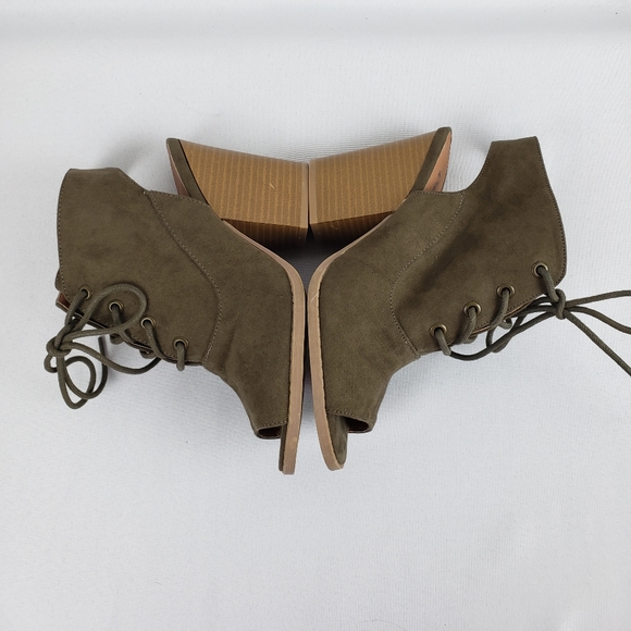 Qupid faux suede heel booties Size 6.5 - Picture 6 of 12